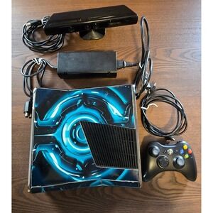 Microsoft Xbox 360 S Console 250GB Blue Black Bundle Kinect Controller 1439